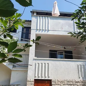 Kero New Value 2023 Fully Ac Apartment